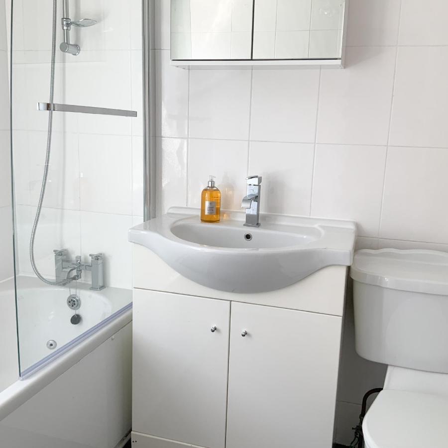 Battersea Wharf Villa Лондон Екстериор снимка