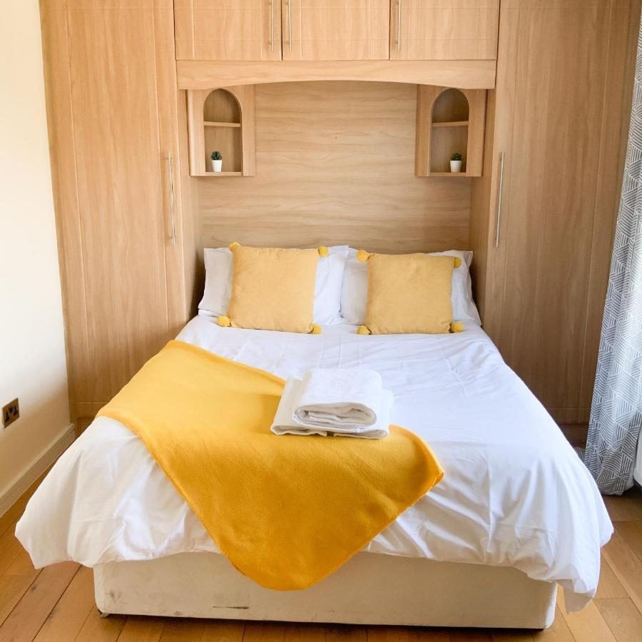 Battersea Wharf Villa Лондон Екстериор снимка