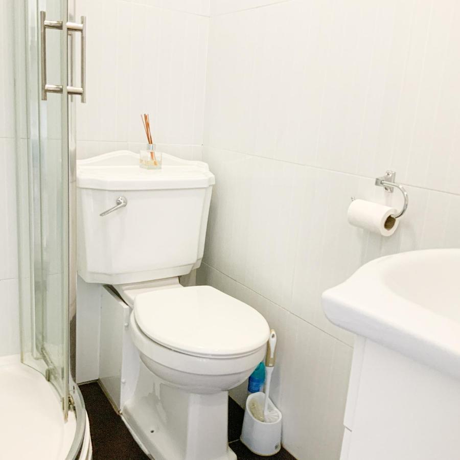 Battersea Wharf Villa Лондон Екстериор снимка