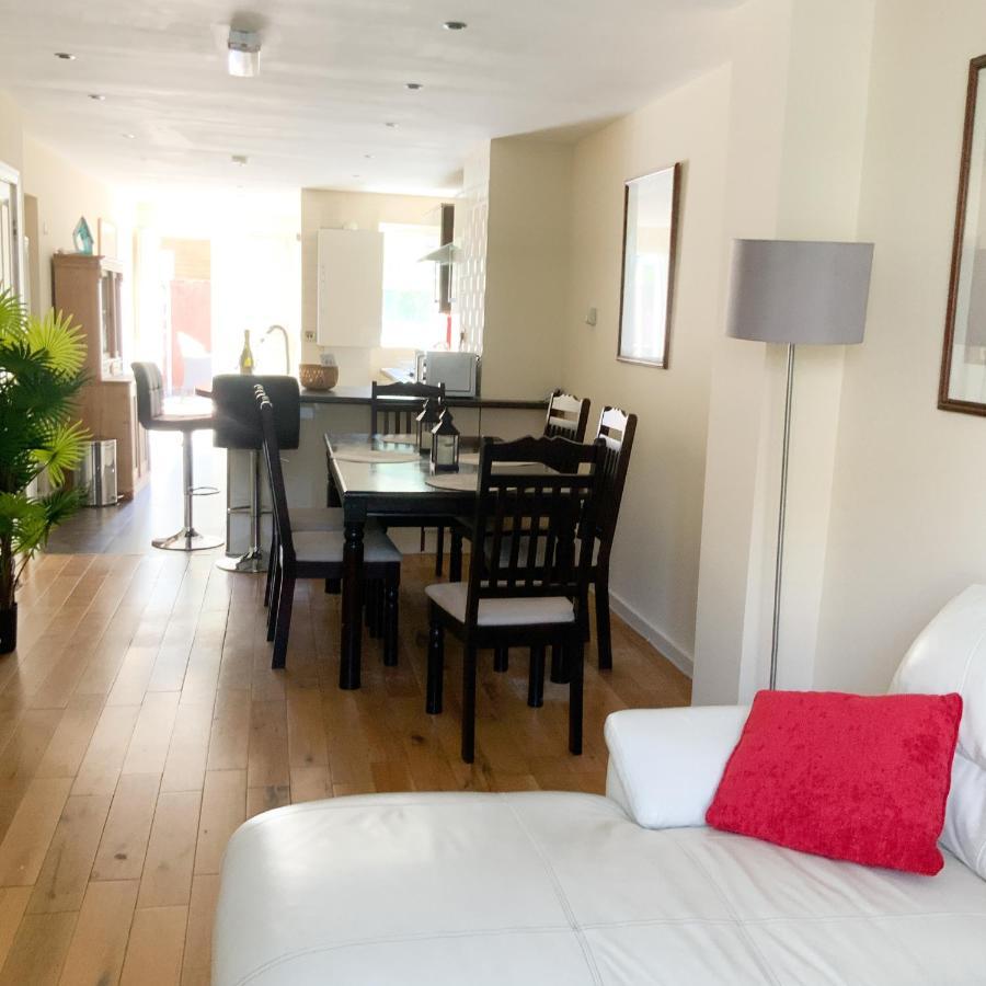 Battersea Wharf Villa Лондон Екстериор снимка