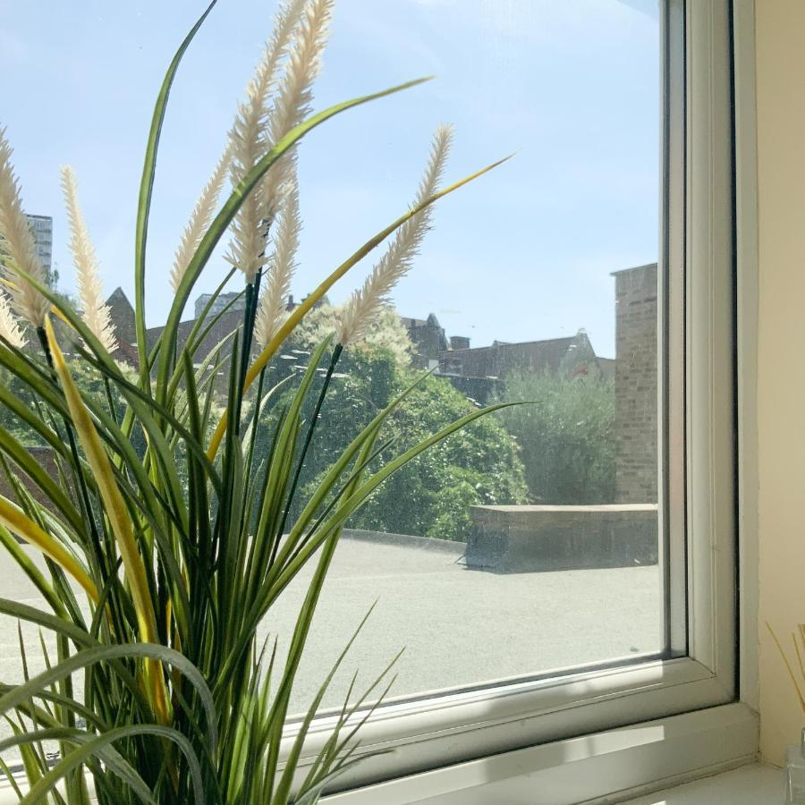 Battersea Wharf Villa Лондон Екстериор снимка
