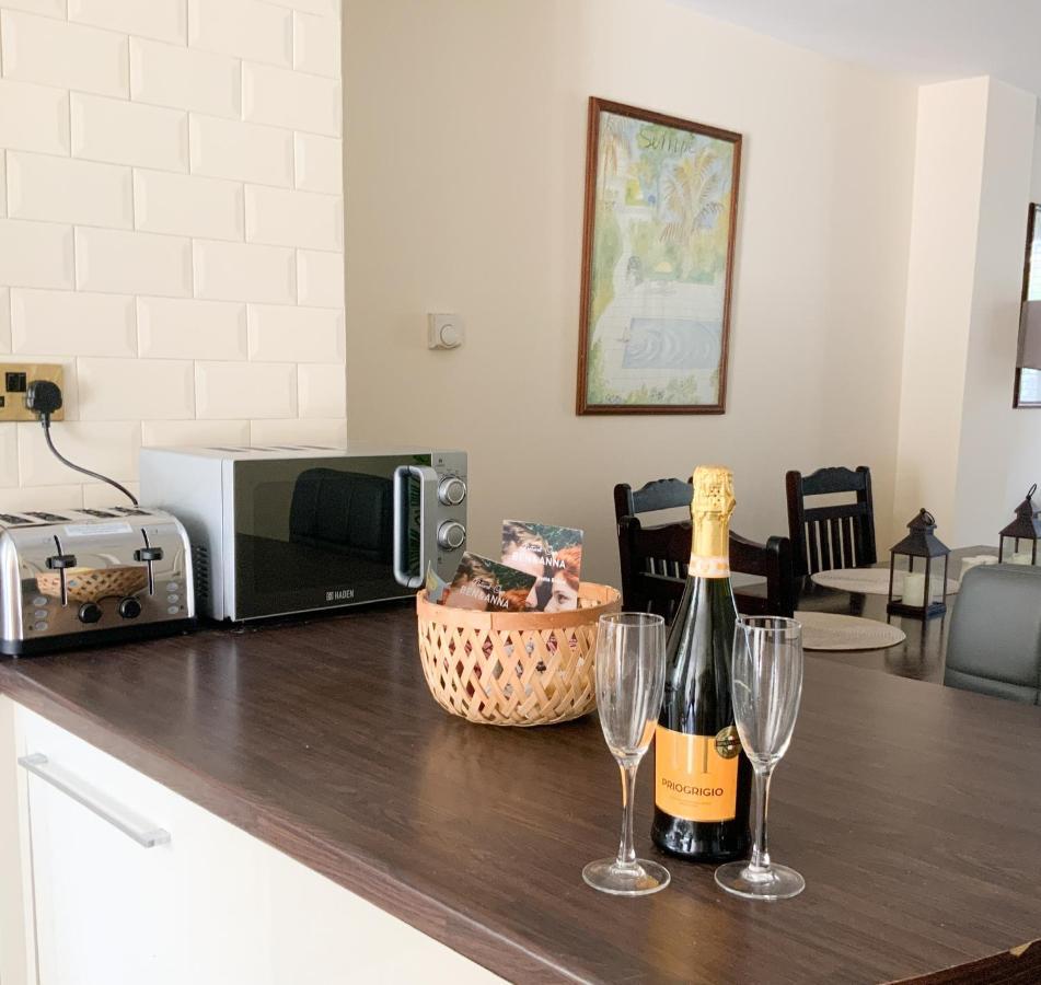 Battersea Wharf Villa Лондон Екстериор снимка